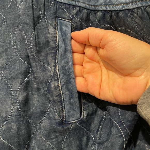 Urban Outfitters Blue Quilted Sweatshirt (M) - Picture 8 of 10